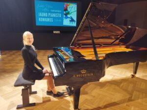 Read more about the article Jautrītei Putniņai veltītais Starptautiskais jauno pianistu konkurss
